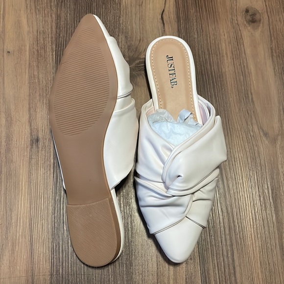 Classy flats - Picture 4 of 5